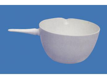FLAT BOTTOM CRUCIBLE WITH HANDLE AND SPOUT